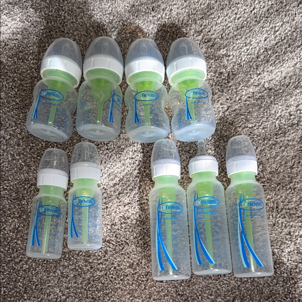 NWOT Dr. Browns Baby anti-colic Bottle Set (plastic)